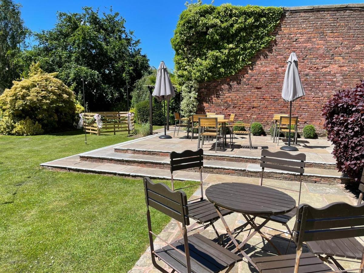 Singleton Lodge Country House Hotel Poulton-le-Fylde Екстериор снимка