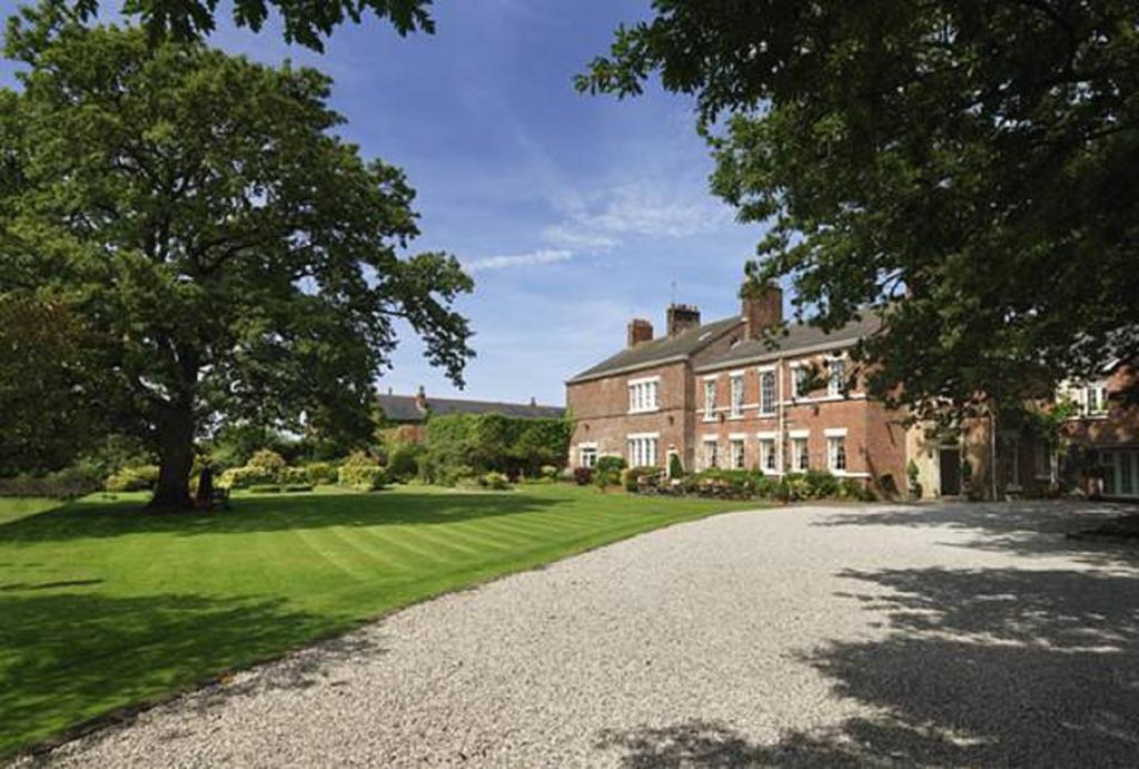 Singleton Lodge Country House Hotel Poulton-le-Fylde Екстериор снимка